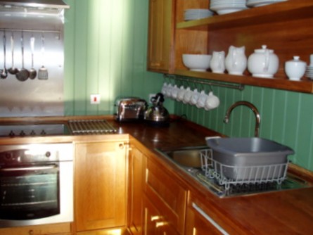 S1_142o_dicknick-holiday-cottage-fully-equipped-kitchen